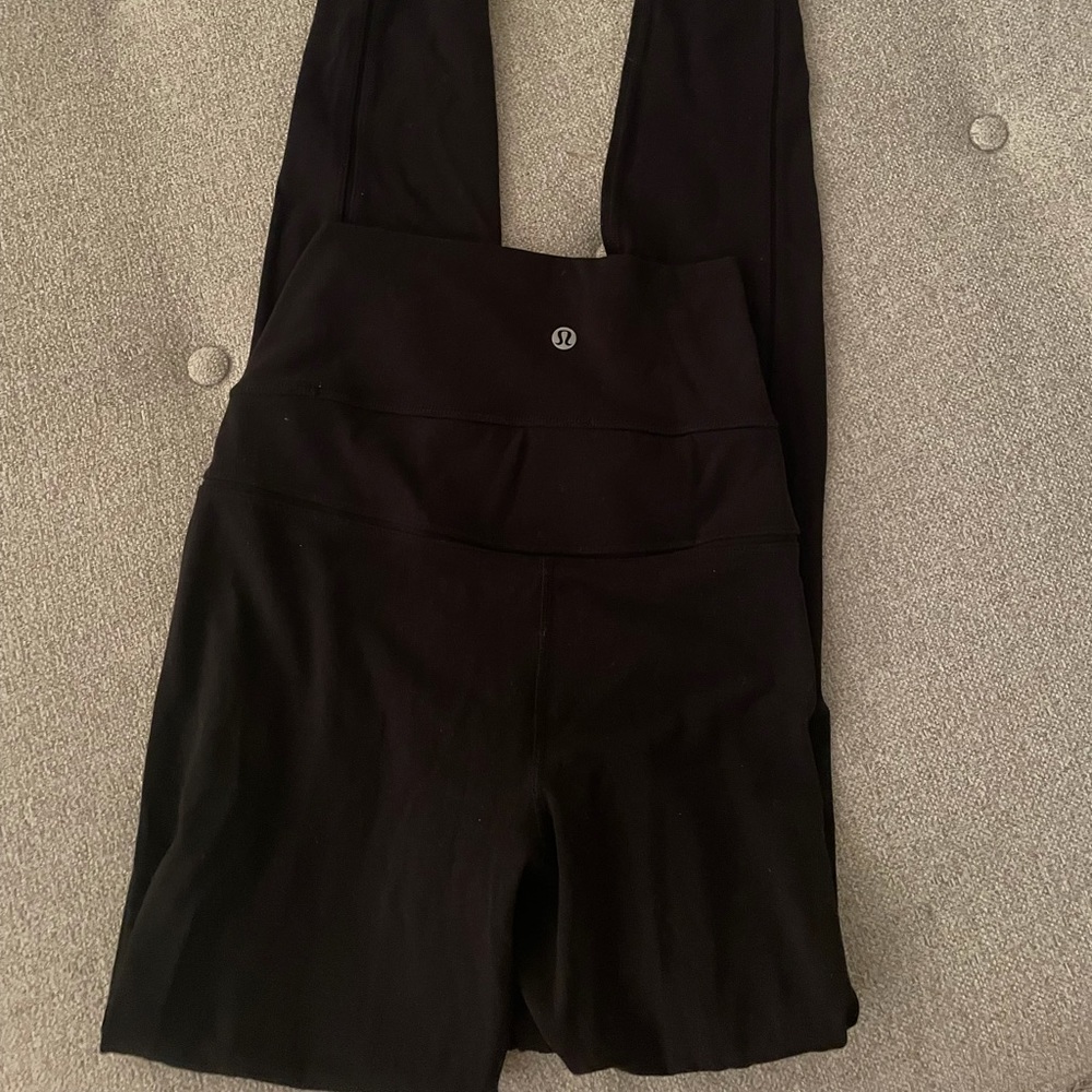 Full length black lululemon legging size 4